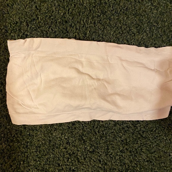 Brandy Melville White Bandeau - Picture 2 of 2